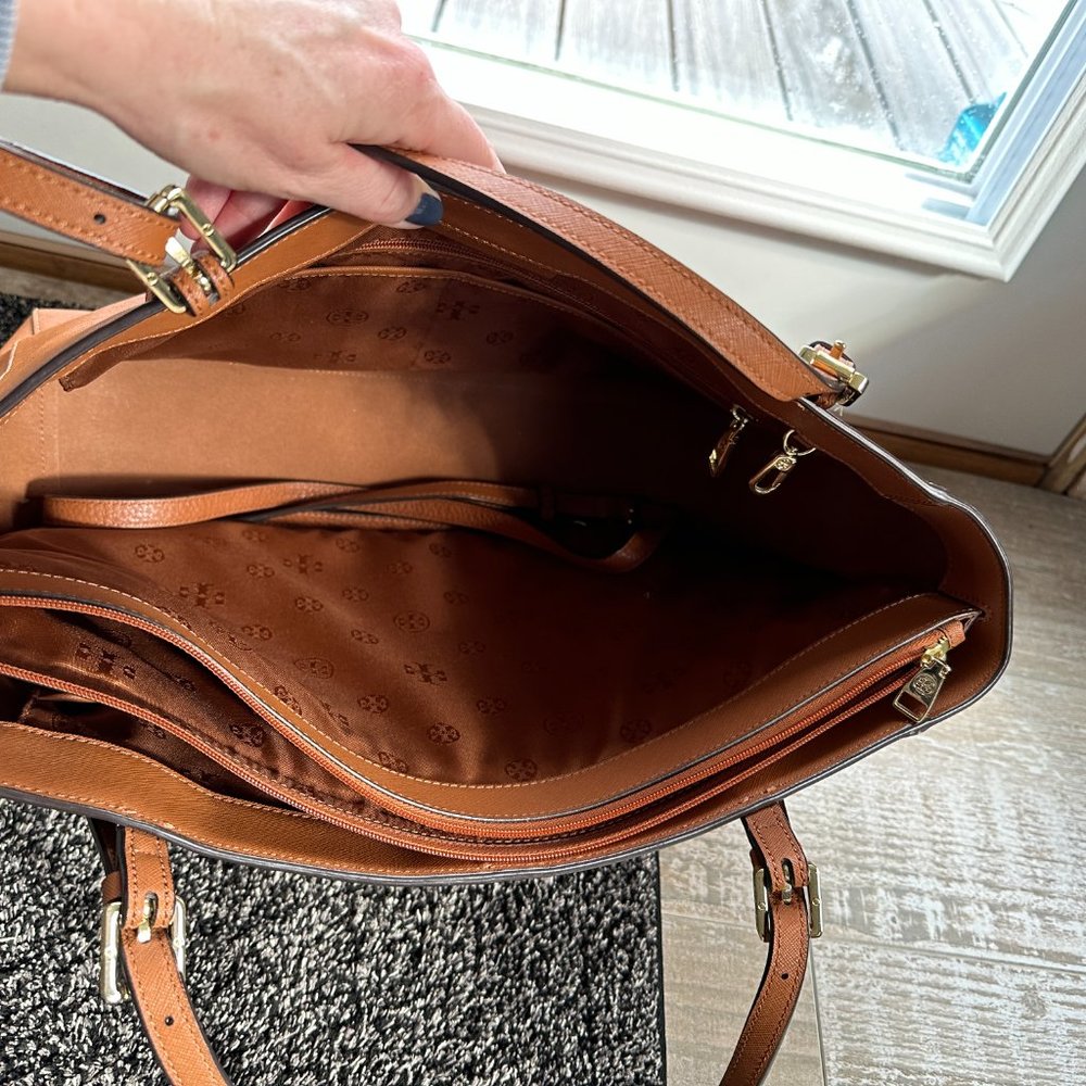 Tory Burch LARGE Saffiano Tote - Picture 3 of 4